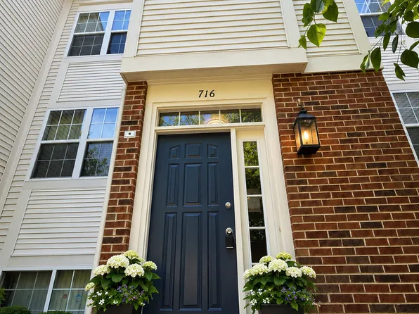 716 River Mill Pkwy, Wheeling, IL 60090