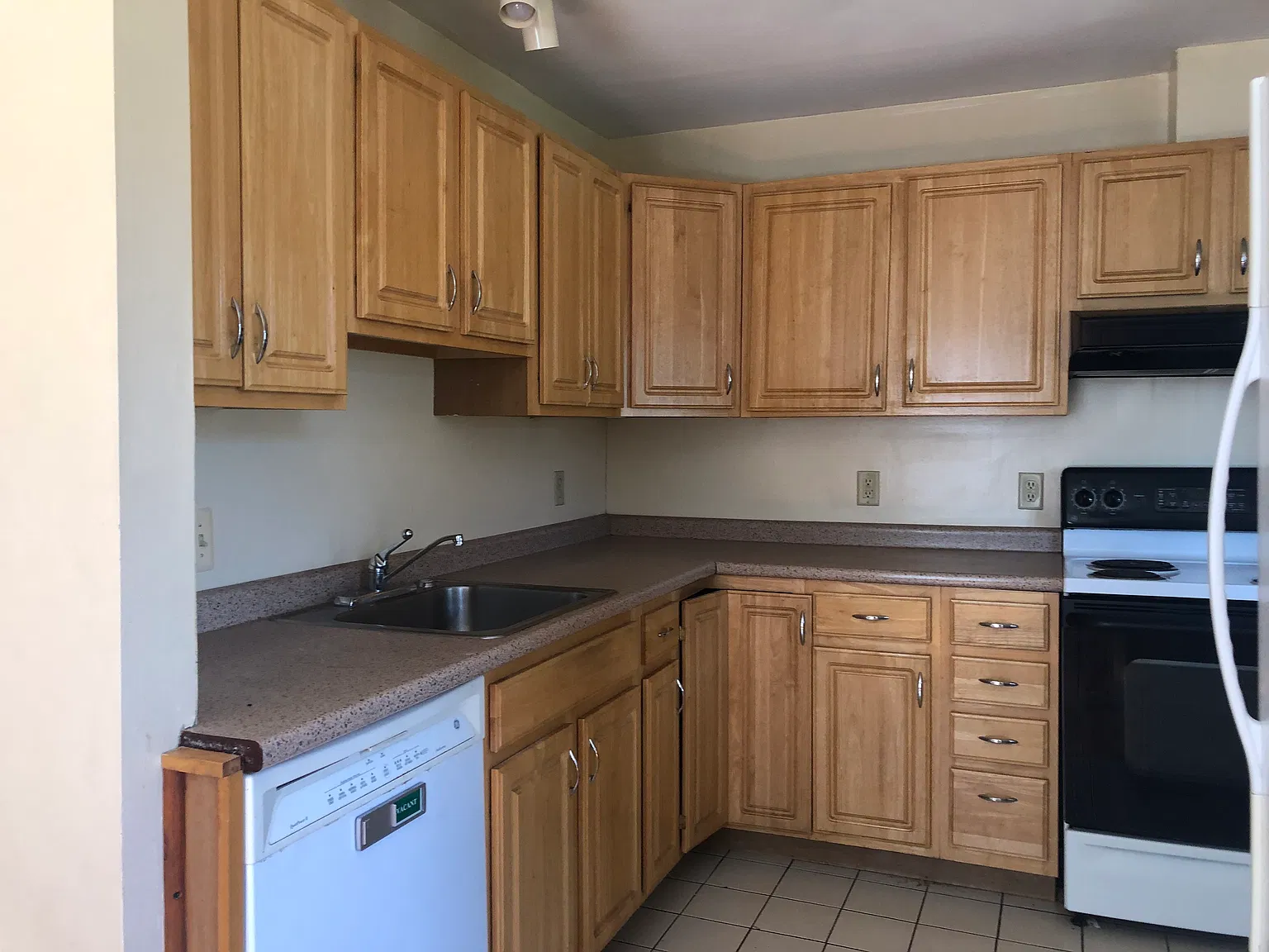 3 bed, 2.5 bath, $2,800 — Photo 4