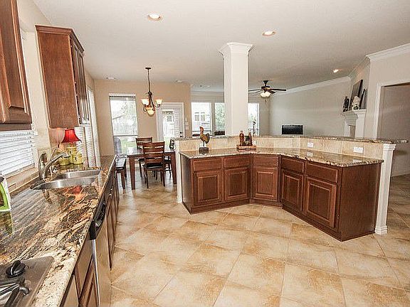 4th image of 150 S Vershire Cir