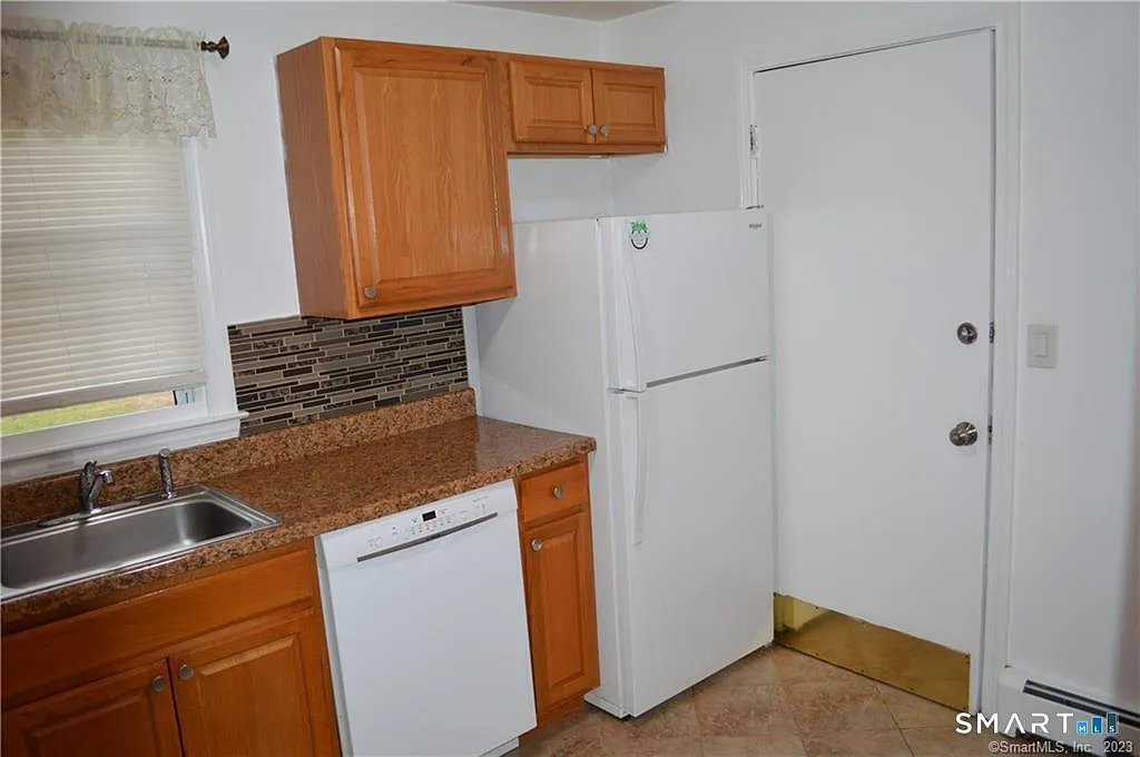 2 bed, 1.0 bath, 928 sqft, $1,750 — Photo 4