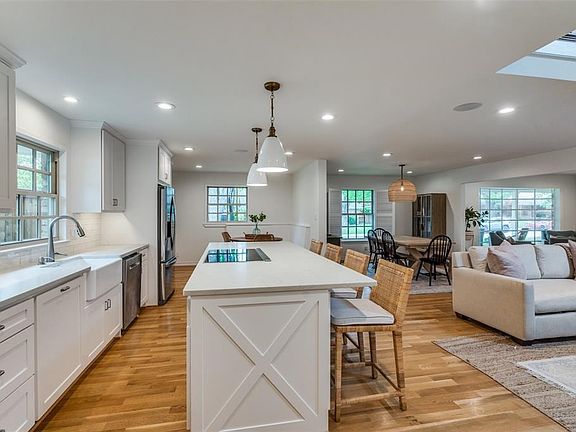4th image of 9608 Covemeadow Dr