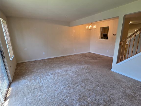 4th image of 11 Arrowood Ct