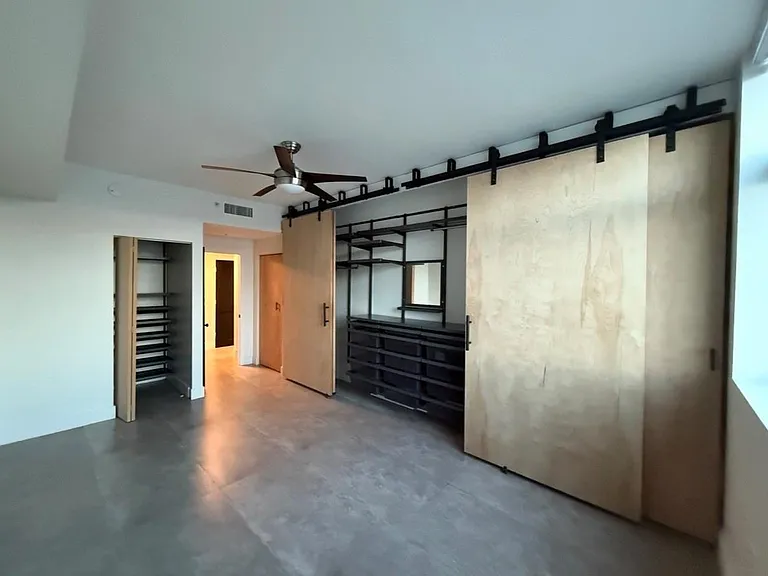 140 S Dixie Hwy #915 — Photo 1