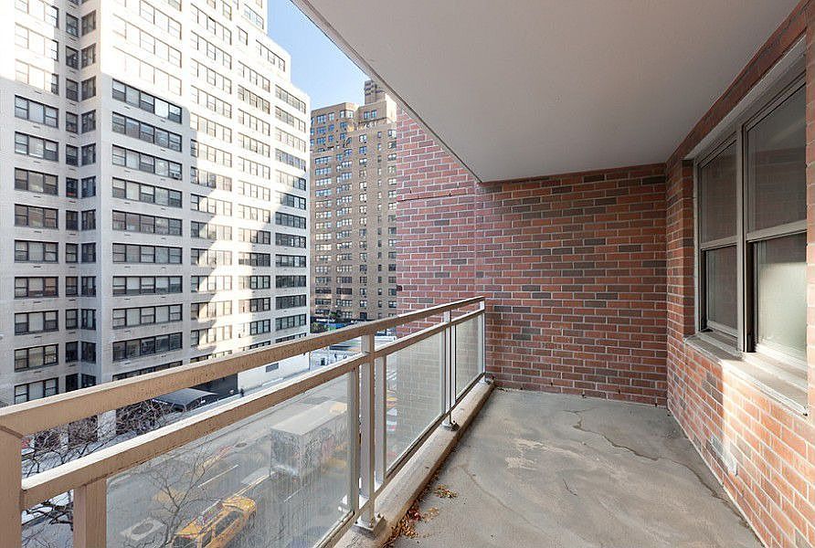 1st image of 1325 1st Ave