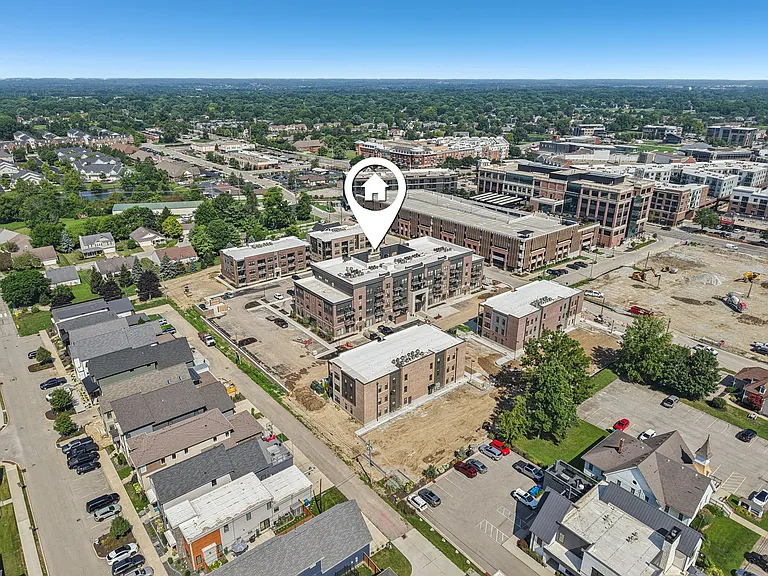 District South — Photo 26