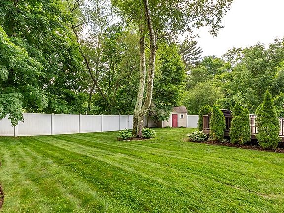 4th image of 120 Thayer Ave