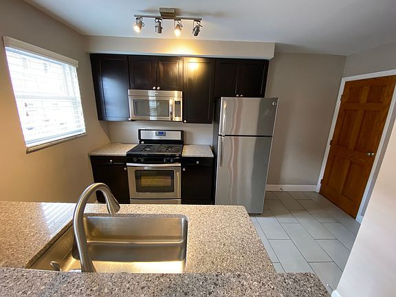4th image of 1444-1466 Worthington St #1460-D
