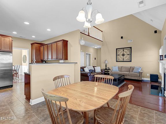 4th image of 774 Silver Leaf Dr