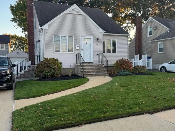 29 Croydon Drive, Bellmore, NY 11710