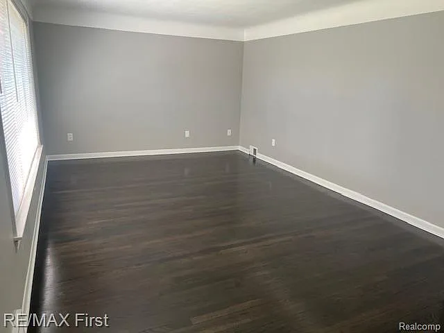 22841 E Thirteen Mile Rd — Photo 5