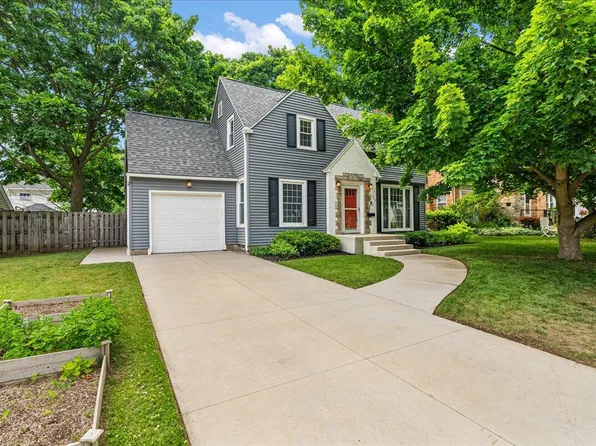 1115 Keneberry Way SE, East Grand Rapids, MI 49506