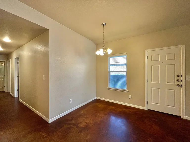 928 Maplewood St — Photo 10