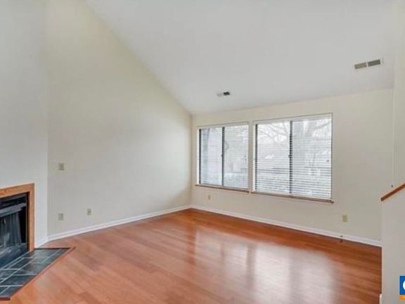 3rd image of 1583 Birnam Dr