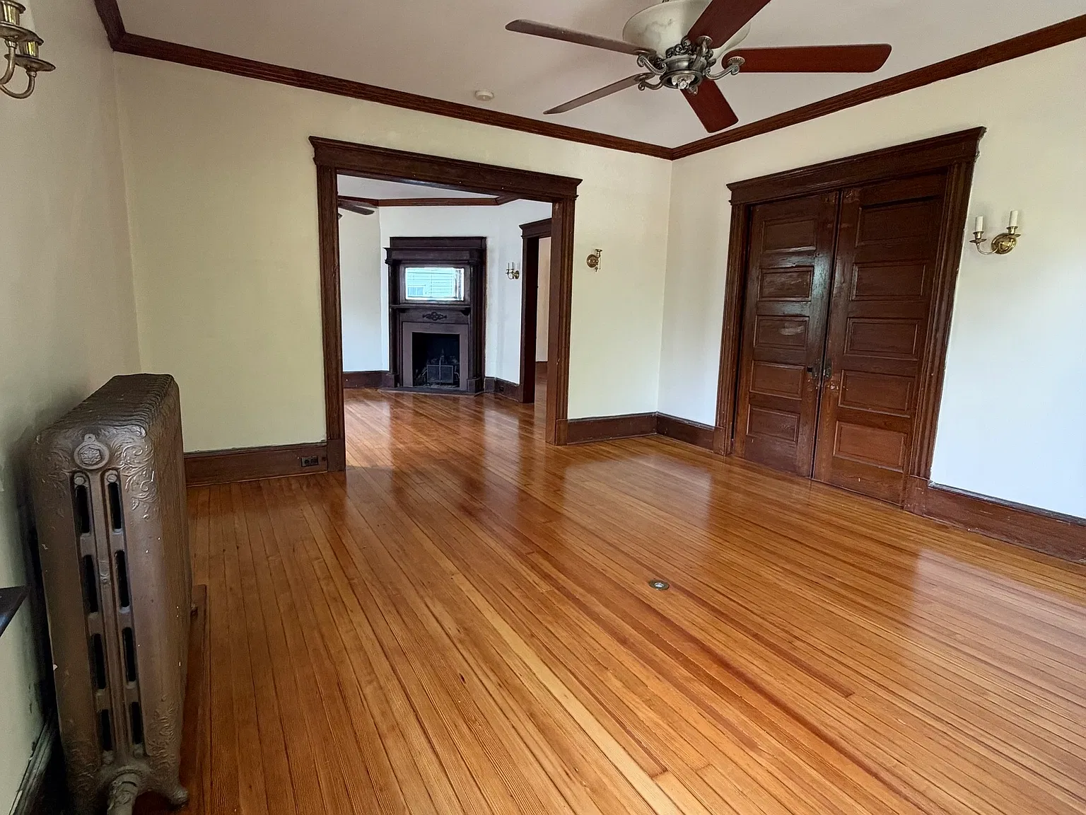 2 bed, 1.0 bath, 4736 sqft, $1,590 — Photo 2