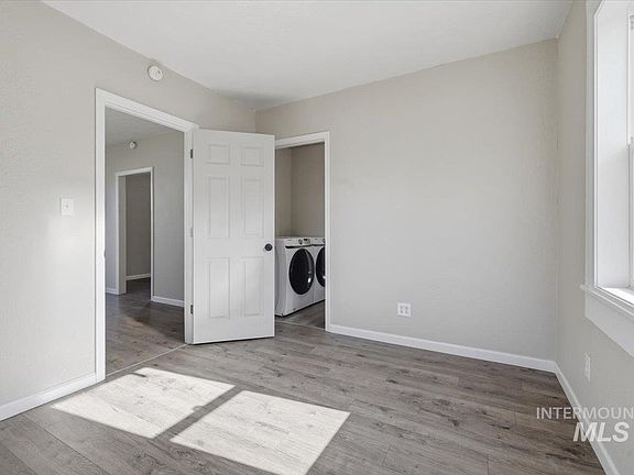 5th image of 284 Fargo Ave