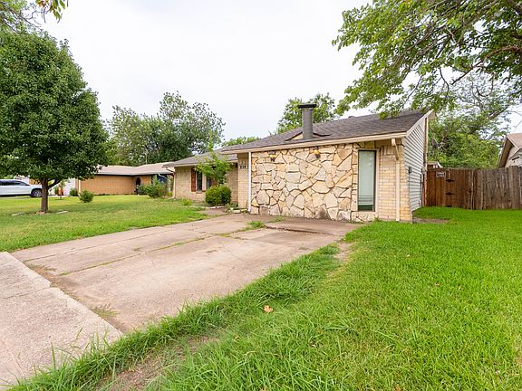 2nd image of 510 Cranbrook Park