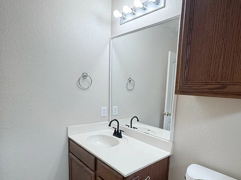 16 Pembroke Ct — Photo 19