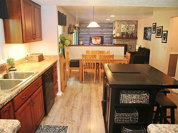 4th image of 17265 Creighton Dr