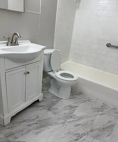 27 Main St E #207 — Photo 13