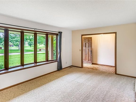 5th image of 6107 NE Palomino Dr