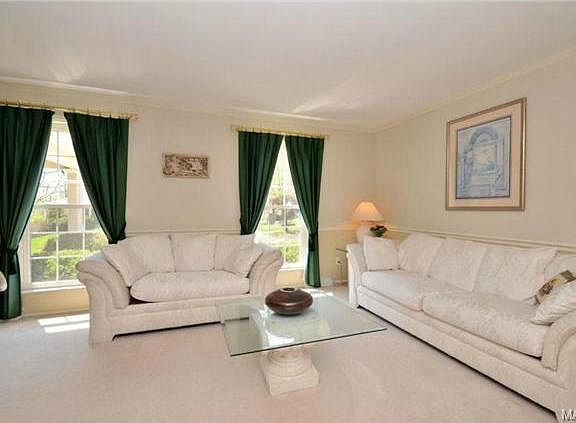 3rd image of 4773 Stanhope Dr