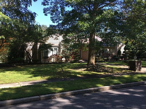 3rd image of 1284 Woodfern Ct
