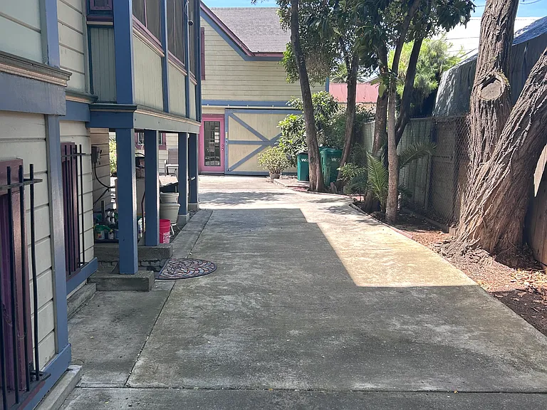 1119 N San Joaquin St — Photo 3