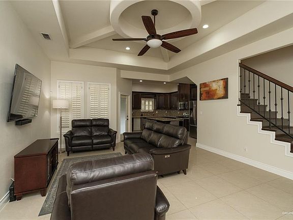 3rd image of 2101 Stonebriar Rd