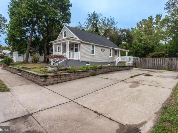842 S Pennsylvania Ave, Morrisville, PA 19067