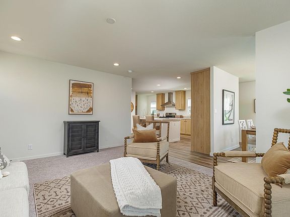 4th image of 604 El Arroyo Place