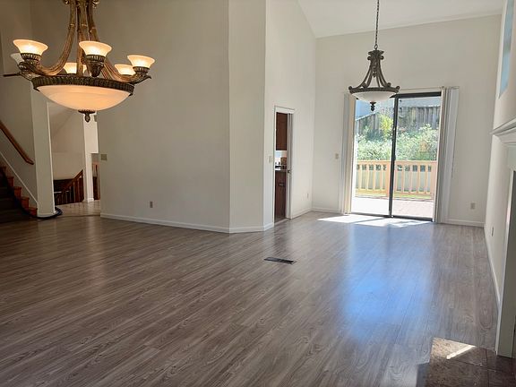 5th image of 11188 Rolling Hills Dr