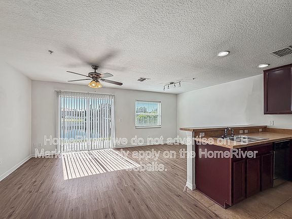 4th image of 292 Winding Vine Ln #17