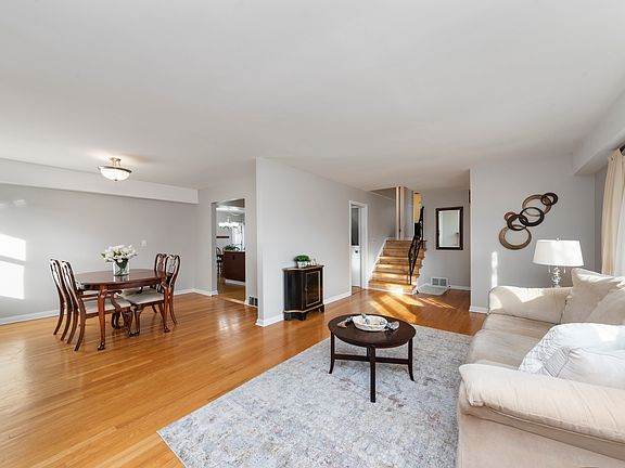 5th image of 520 Bunning Dr