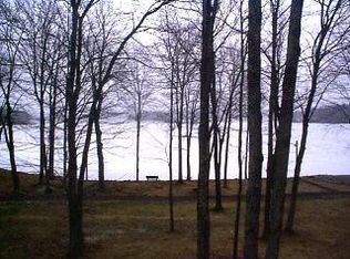 103 Lakefront Cir, Lakeville, PA 18438