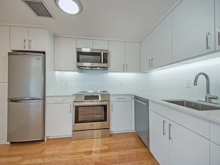 6211 W Northwest Hwy #G509 — Photo 12