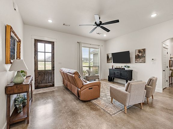 4th image of 212 Jimmy Ln