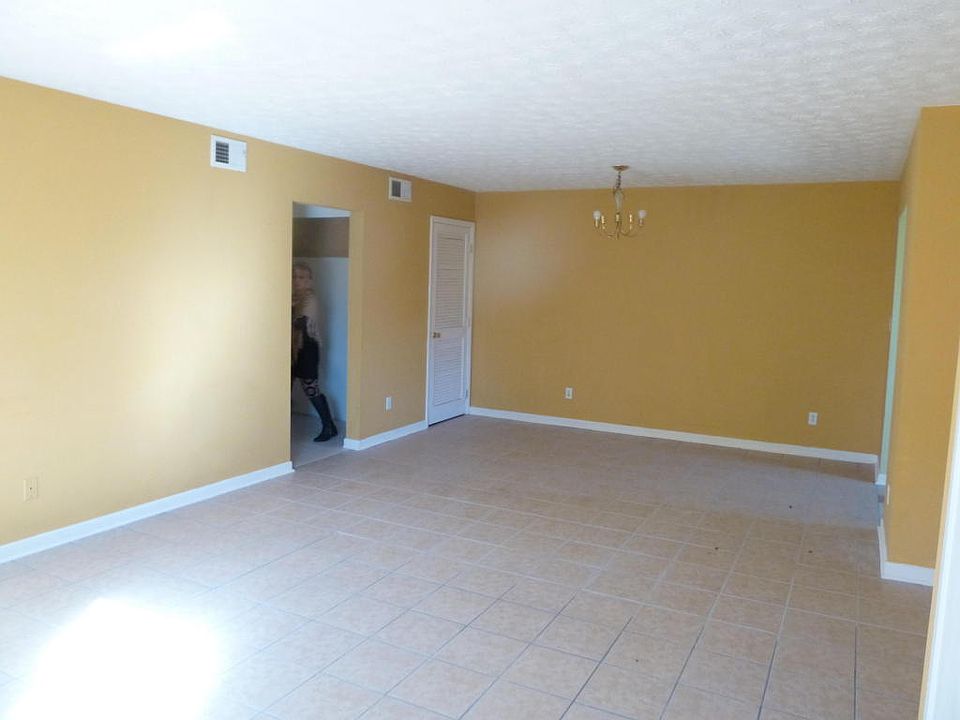 2nd image of 3103 Marble Hill Blvd