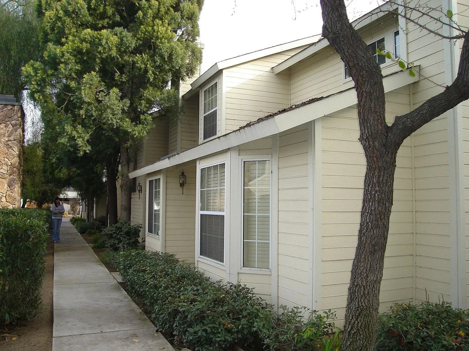 145 W Pilgrim Ln photo 1
