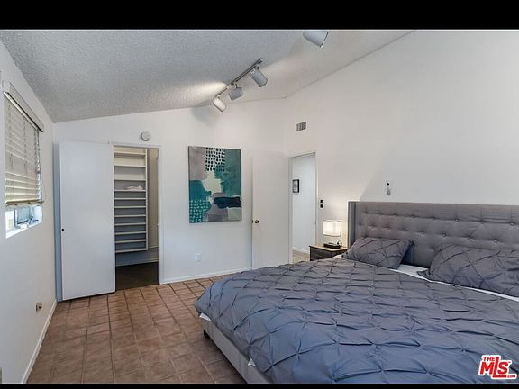 5th image of 5651 Oso Ave