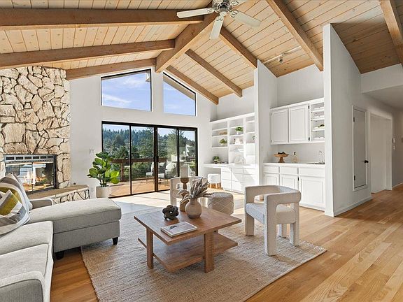 4th image of 108 Lucia Ln