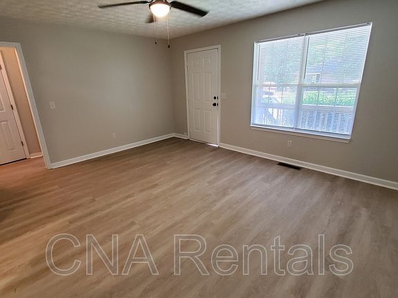 3rd image of 215 Green Acre Ln APT B