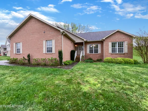 1056 Willow Creek Cir, Maryville, TN 37804