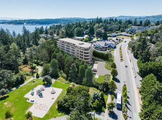 167 Island Hwy #203, View Royal, BC V9B 1G1