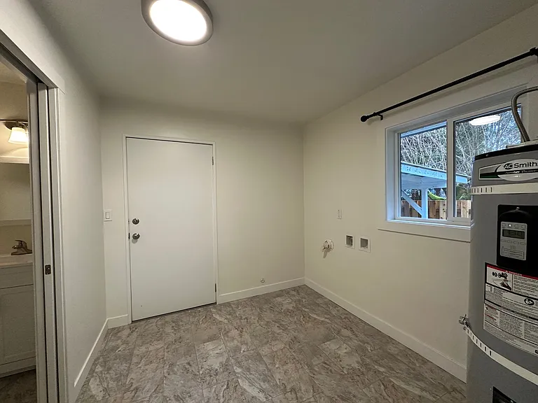 931 Chemawa Rd N — Photo 25