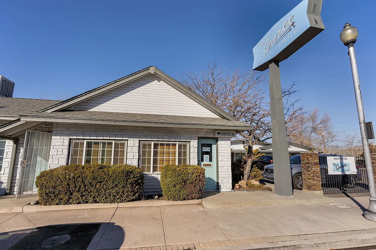 Building Photo - 2150 Victorian Ave #6