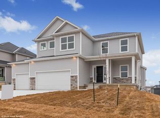 5305 163rd St, Urbandale, IA 50323