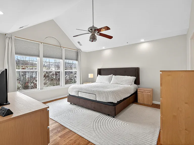 34 Marina Dr — Photo 13