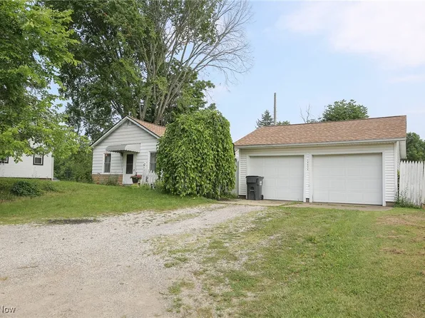 10856 W Akron Canfield Rd, Canfield, OH 44406