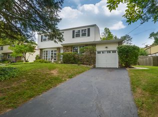 2343 Pine Ridge Dr, Lafayette Hill, PA 19444