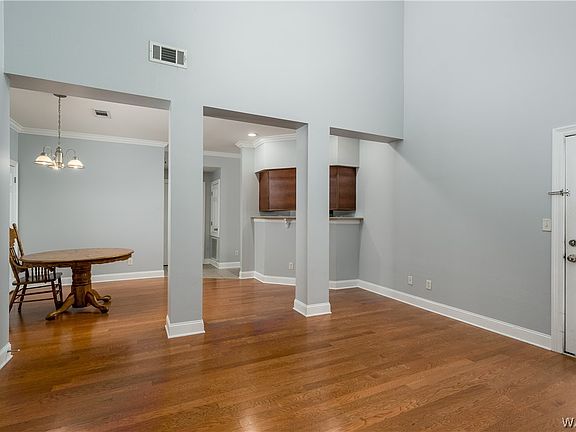 3rd image of 3218 Veterans Memorial Pkwy APT 511